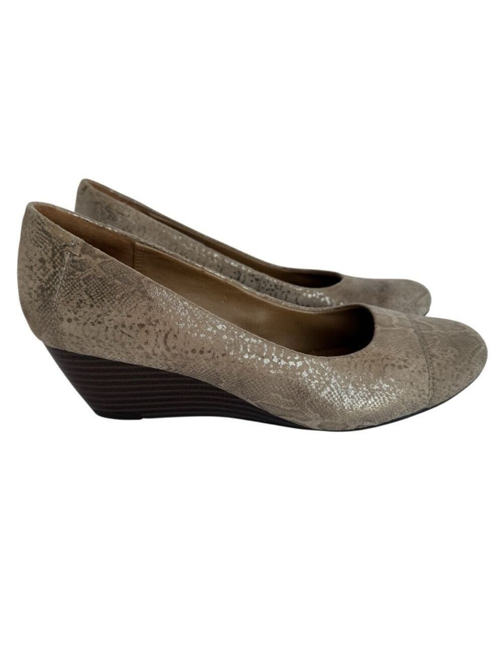 Clarks Wedge Slide On Shoes Womens 7 Cream Snakeskin Reptile Print Comfy Casual